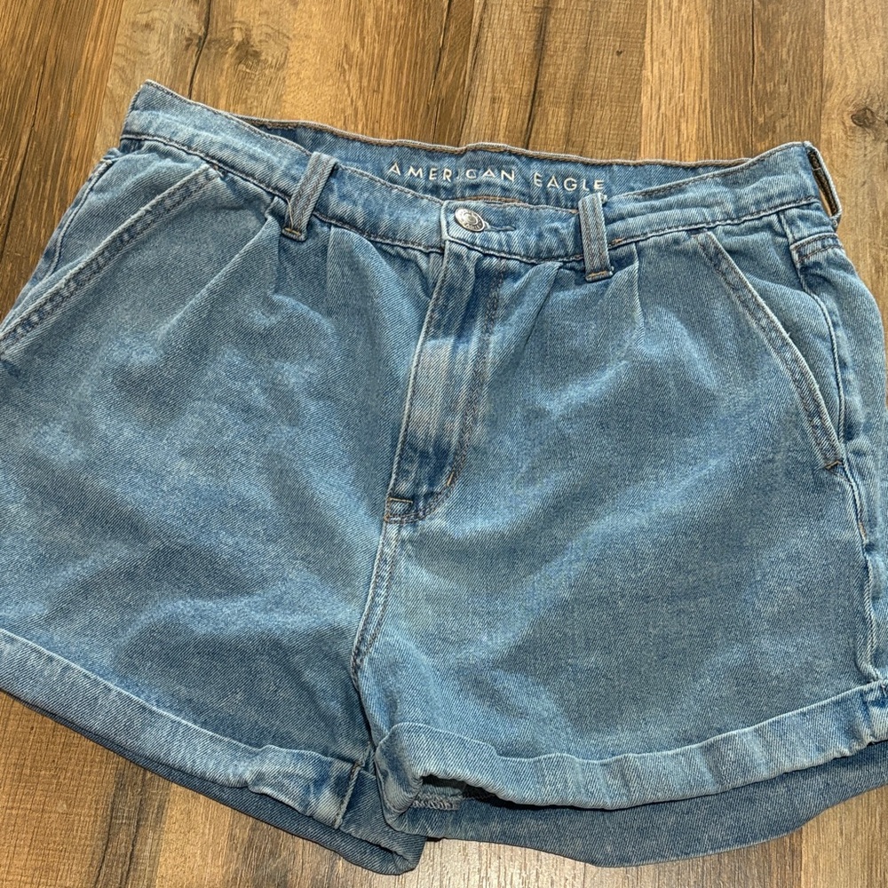American Eagle Outfitters Women's High Waisted Jean Shorts – Size 6